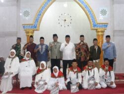 Pemkab Tapanuli Utara Lepas Keberangkatan 7 Calon Haji, Harapkan Kembali Tetap Sehat