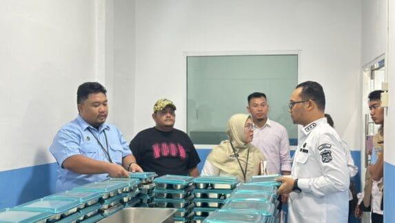 Wakil Wali Kota Fadly Abdina Bersama Satgas Tinjau Dua Dapur SPPG