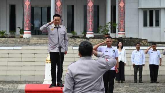 Bupati Humbang Hasundutan Pimpin Apel Gabungan Camat dan Kepala Desa se-Kabupaten Humbang Hasundutan
