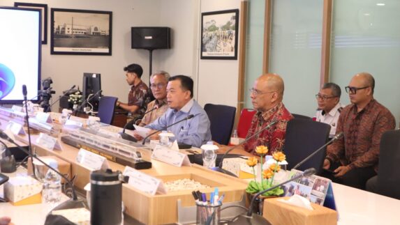 Audiensi dengan Kemenhub, Gubernur Al Haris Bahas Pembangunan Jalur Kereta Api Batu Bara Bungo–Kemingkig