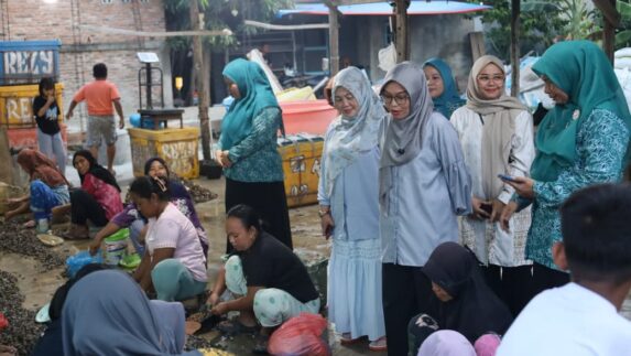 Plh Wali Kota Fadly Abdina Kunjungi Para Pelaku Usaha Kecamatan Teluk Nibung