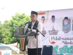 Plh Wali Kota Fadly Abdina Bersama Warga Sholat Id di Lapangan Sultan Abdul Jalil Rahmadsyah