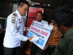 Bupati Humbahas Serahkan Bantuan Korban Bencana Alam Air Sungai Meluap di Pollung