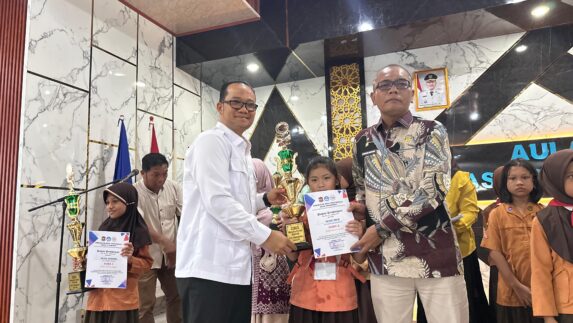 Plh Wali Kota Fadly Abdina Hadiri Acara Penutupan FLS3N Jenjang SD dan SMP Tingkat Kota Tanjungbalai