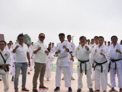 ‎Bupati JTP Hutabarat Resmikan Ujian Kenaikan Sabuk Kyu Wadokai, Diikuti 300 Karateka