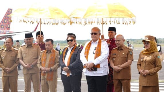 Bupati Bungo Dampingi Gubernur Jambi Sambut Penerbangan Perdana Batik Air di Bandara Muara Bungo
