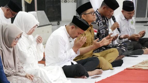 Pemko Bersama Forkopimda upah-upah Wali Kota Mahyaruddin