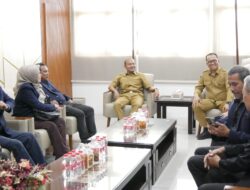 Wali Kota Mahyaruddin Terima Audiensi PB IKA UMA