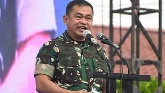 Perkuat Sinergi, Bupati Humbahas Bersama Beberapa Kepala Daerah Dampingi KASAD Jenderal TNI Maruli Simanjuntak Dalam Kunjungan Kerja di Toba