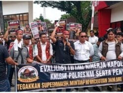 Massa Desak Poldasu Evaluasi Total Polres Nias dan Usut Tuntas Kematian Agnis Jance Zebua