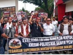 Massa Desak Poldasu Evaluasi Total Polres Nias dan Usut Tuntas Kematian Agnis Jance Zebua