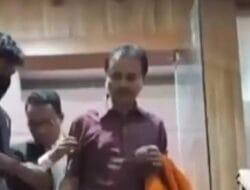 Terkait Tudingan Ijazah Palsu. Roy Suryo Digiring Masuk ke Tahanan Polda Metro Jaya