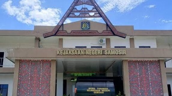 Dugaan Korupsi Proyek Jalan Rp18 Miliar. Kejari Samosir Periksa Golfried Harianja  