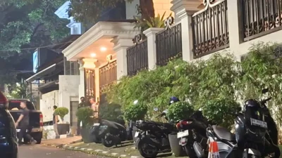 Puluhan TNI Jaga Rumah Jampidsus Febrie Ardiansyah 