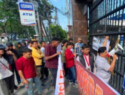 Tuntut Penuntasan Kasus Korupsi di Daerah Hingga Skandal Jampidsus. Aliansi Mahasiswa Sumut Kepung Kejati Sumut