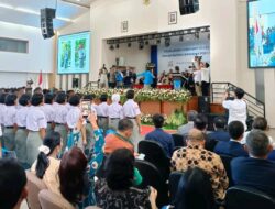 Wakil Bupati Taput Menghadiri Pengukuhan Siswa Del yang Dilaksanakan di Gedung Serbaguna Tarutung