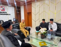 Wali Kota Mahyaruddin Berangkatkan M Rijal Hafiz Al Muttaqin Nasution Kuliah ke Al-Ahgaff University Yaman