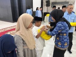 Pemko Serahkan Alat Bantu Bagi Penyandang Disabilitas dan Seragam Sekolah