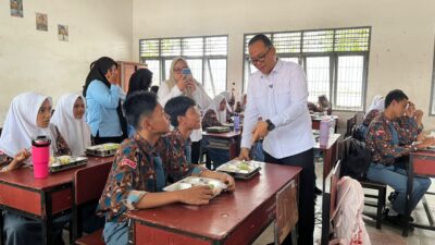 Wakil Wali Kota Fadly Abdina Monitoring Distribusi MBG di SMA Negeri 2 Tanjungbalai