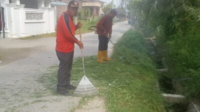 Sambut HUT Ke-81 RI, Lurah Semula Jadi Pimpin Gotong Royong