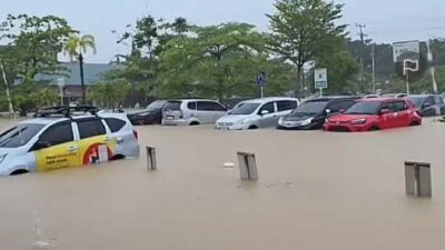 Banjir Besar Terjang Padang