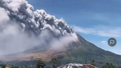 Erupsi Embusan Gunung Sinabung Masih Terjadi